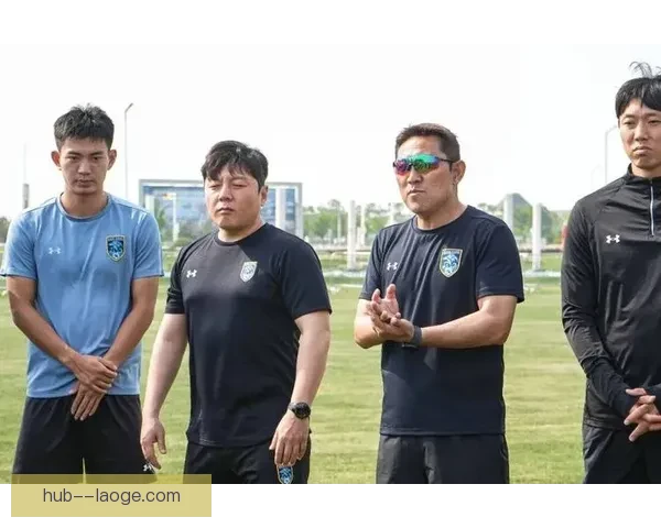 德罗西接任罗马主帅后表现不佳 被俱乐部提前解雇引发热议